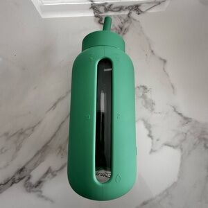 Bunk Green Glass Water Bottle with Straw
